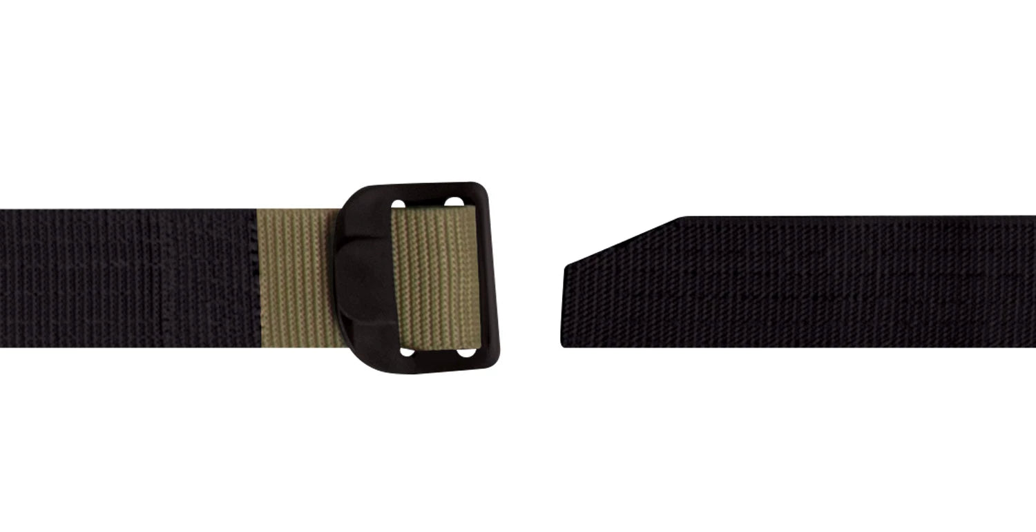 Rothco Reversible Airport Friendly Riggers Belt - Black / Coyote close-up photo